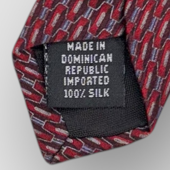 Jones New York Red Geometric Silk Tie 61 Inch Made in Dominican Republic Classic - Picture 5 of 5